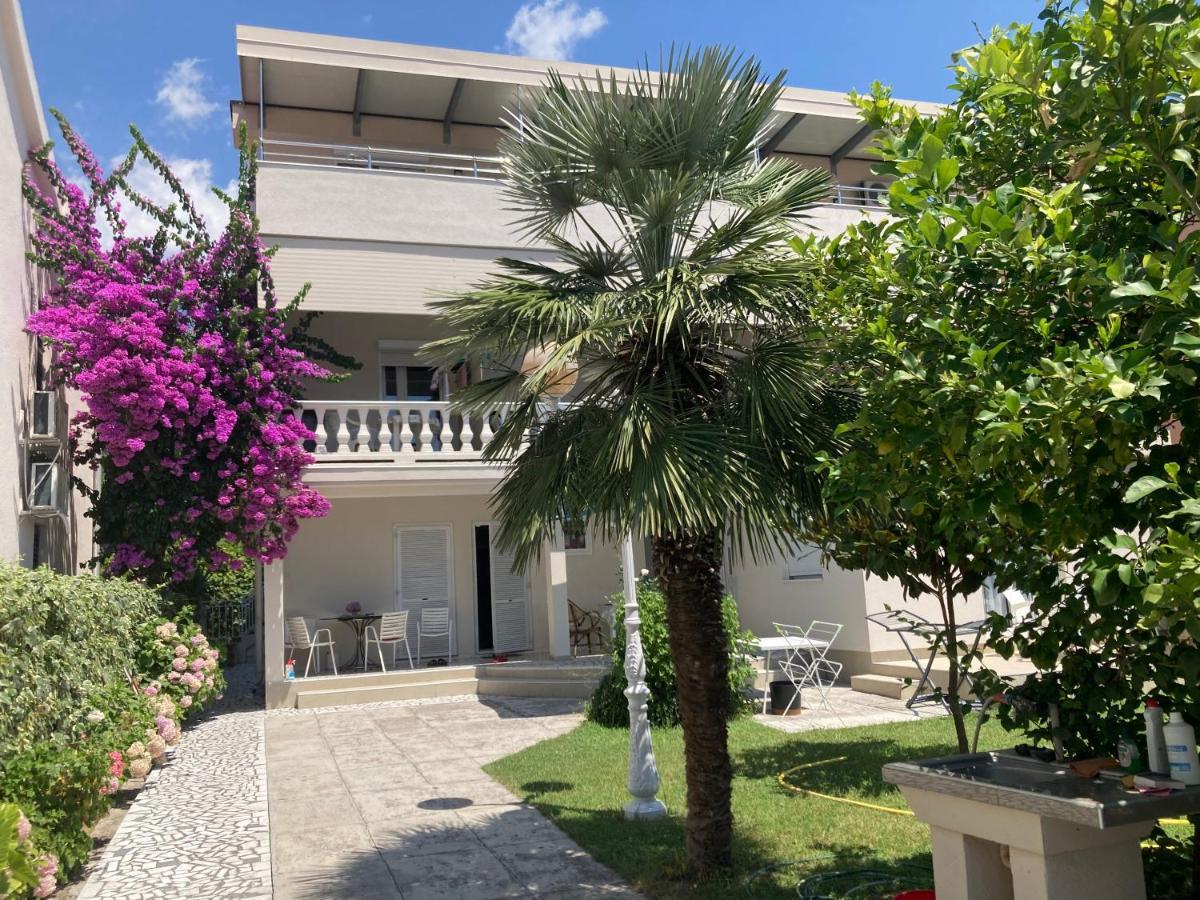 Batalo Gasthuis Budva